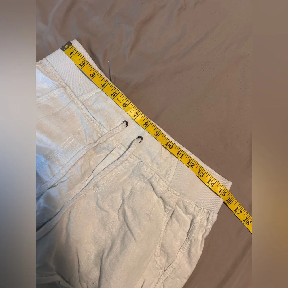 Athleta 100% Linen Shorts Size 6 White Outdoor Preppy